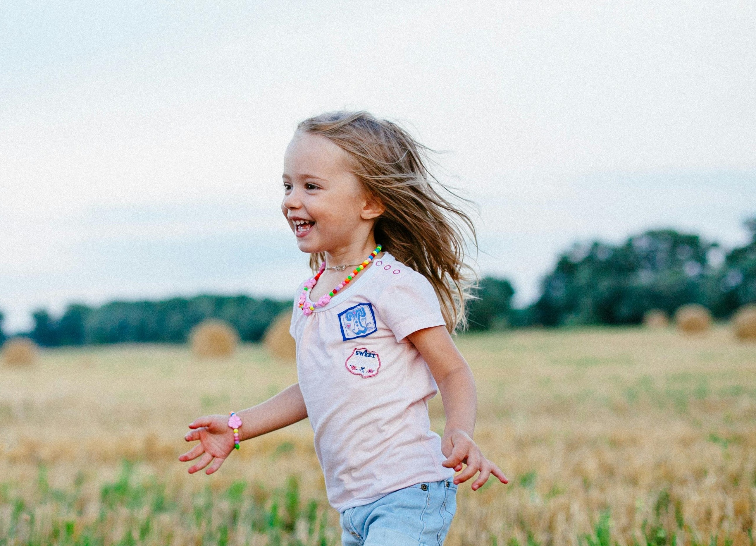 Imagen de niña corriendo